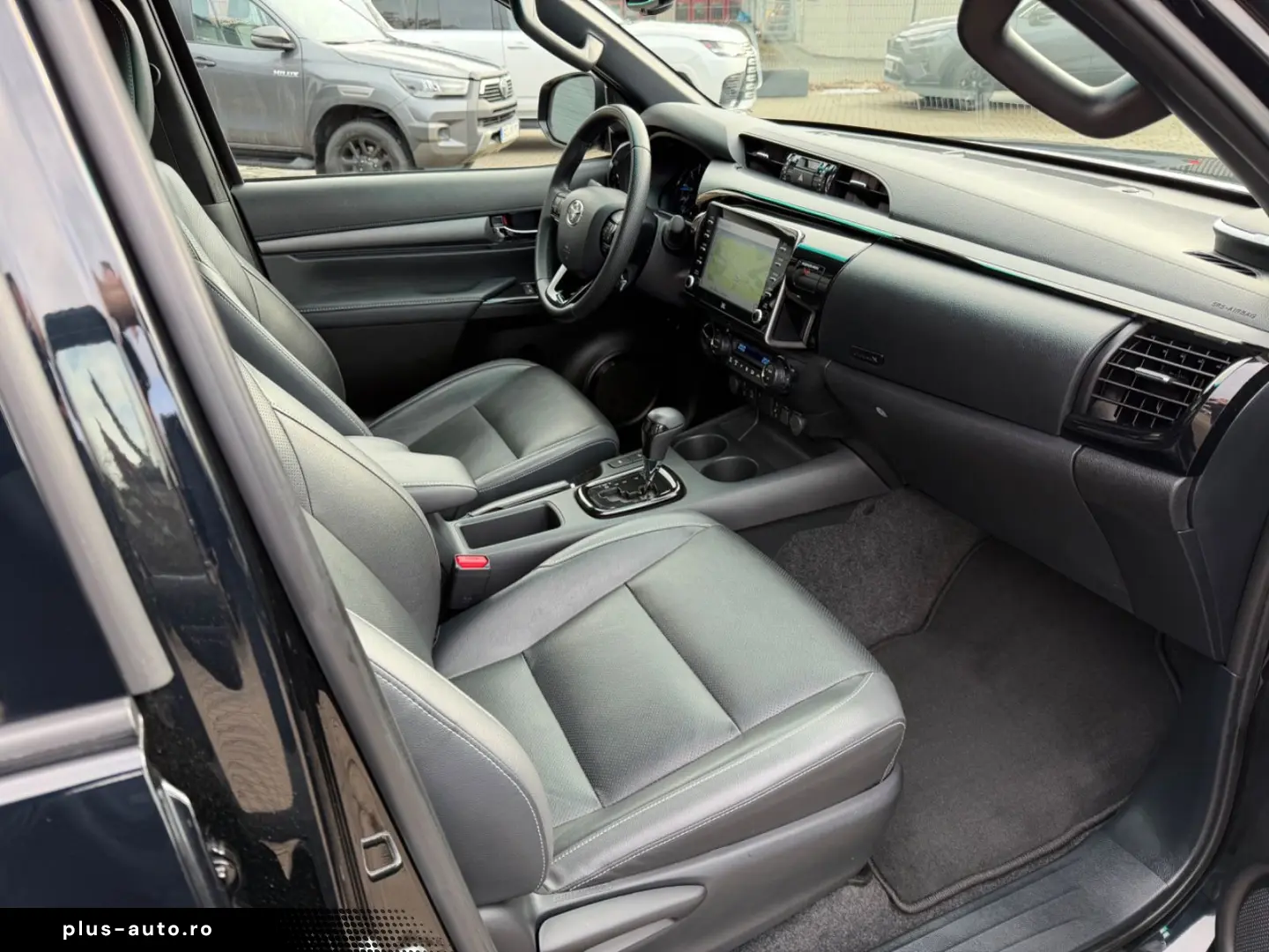 TOYOTA Double Cab INVINCIBLE 2.8 Aut.Leder.LED.Kamera.