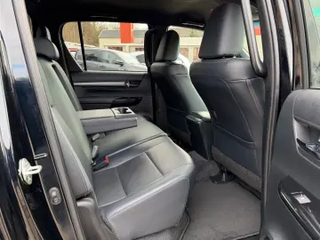 TOYOTA Double Cab INVINCIBLE 2.8 Aut.Leder.LED.Kamera.