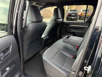 TOYOTA Double Cab INVINCIBLE 2.8 Aut.Leder.LED.Kamera.