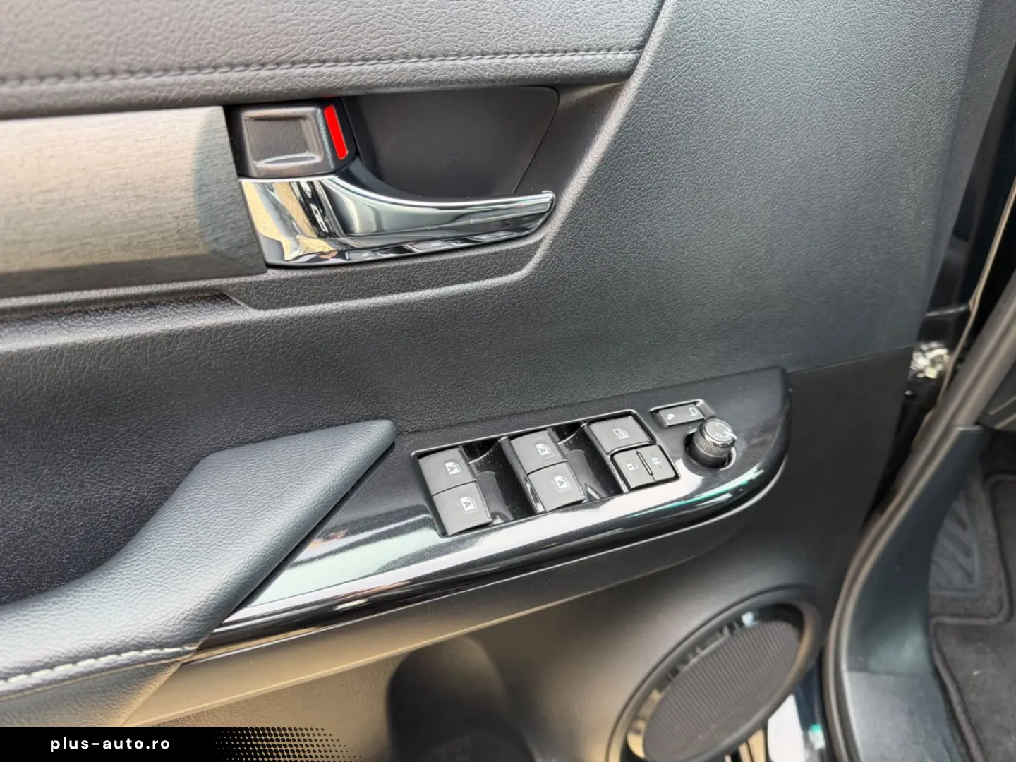 TOYOTA Double Cab INVINCIBLE 2.8 Aut.Leder.LED.Kamera.