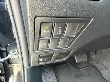 TOYOTA Double Cab INVINCIBLE 2.8 Aut.Leder.LED.Kamera.