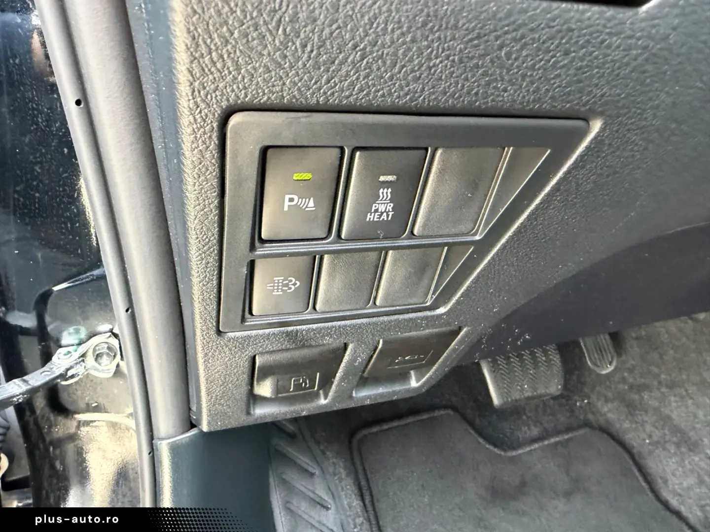 TOYOTA Double Cab INVINCIBLE 2.8 Aut.Leder.LED.Kamera.