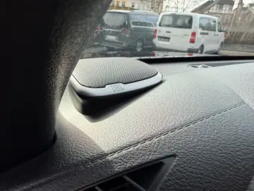 TOYOTA Double Cab INVINCIBLE 2.8 Aut.Leder.LED.Kamera.