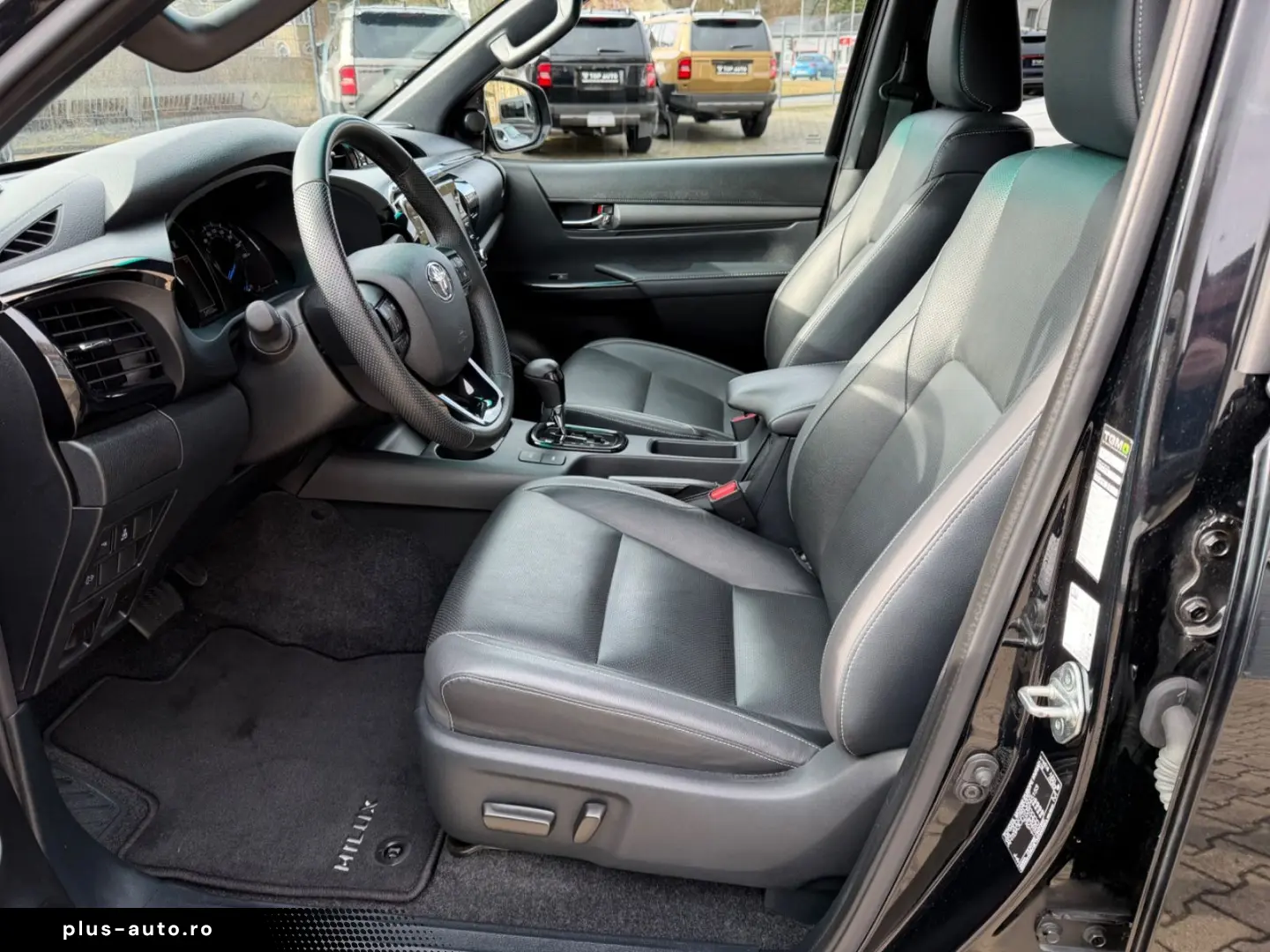 TOYOTA Double Cab INVINCIBLE 2.8 Aut.Leder.LED.Kamera.