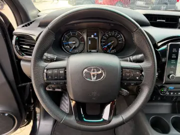 TOYOTA Double Cab INVINCIBLE 2.8 Aut.Leder.LED.Kamera.
