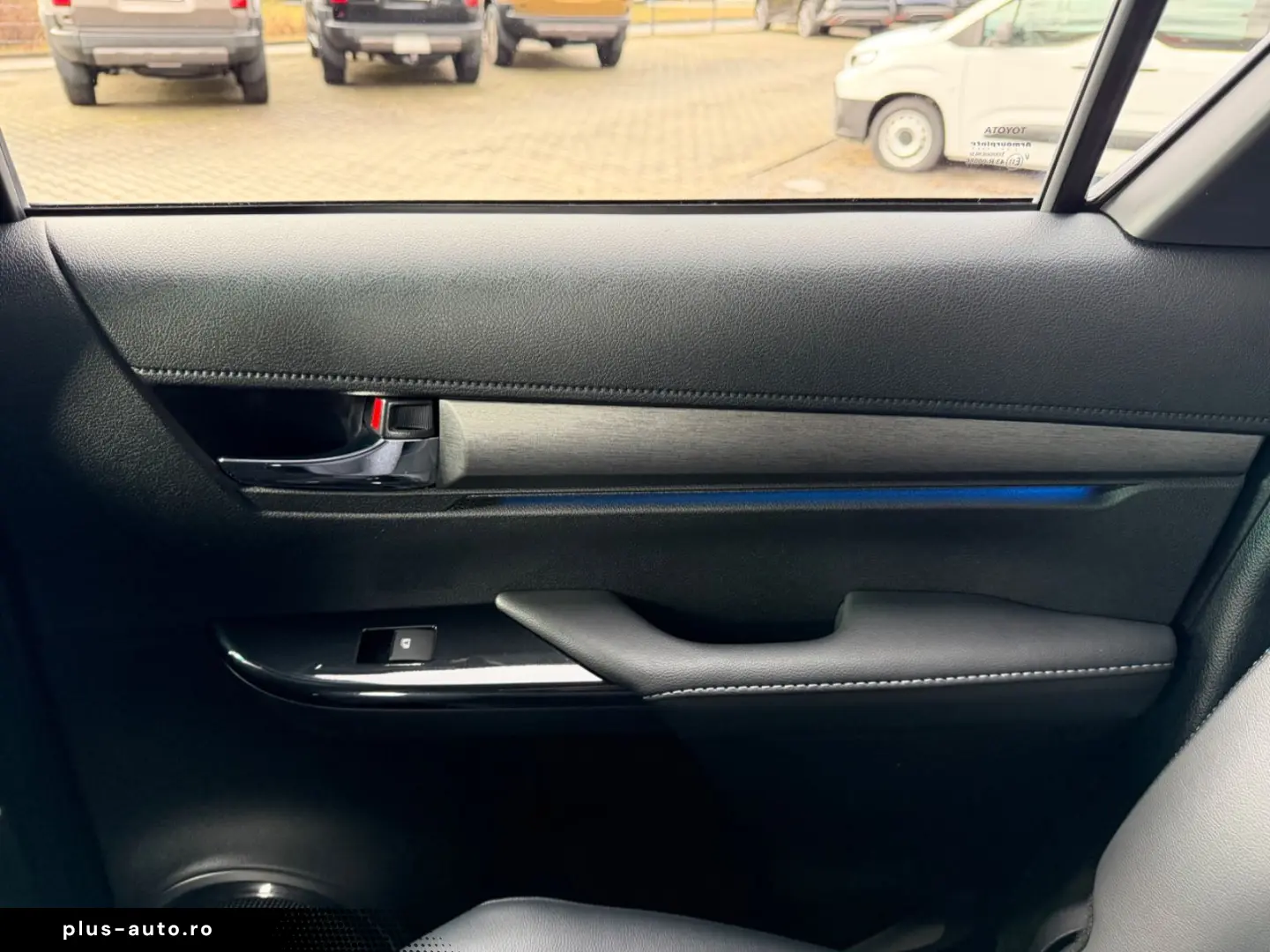 TOYOTA Double Cab INVINCIBLE 2.8 Aut.Leder.LED.Kamera.