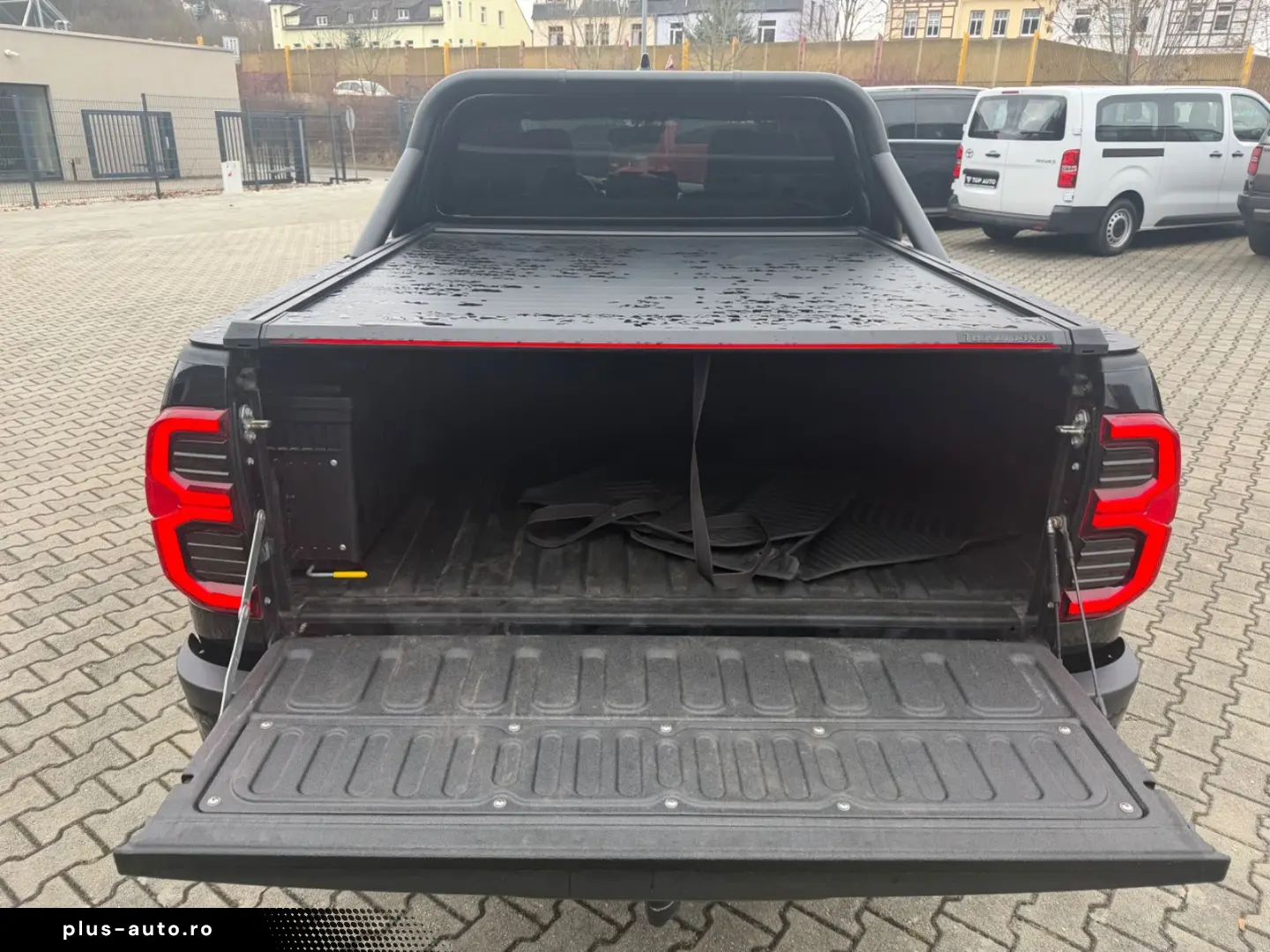 TOYOTA Double Cab INVINCIBLE 2.8 Aut.Leder.LED.Kamera.