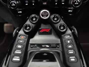 ASTON MARTIN V8 Vantage F1 Edition 360 CARBON AERO JET BLACK