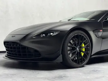 ASTON MARTIN V8 Vantage F1 Edition 360 CARBON AERO JET BLACK