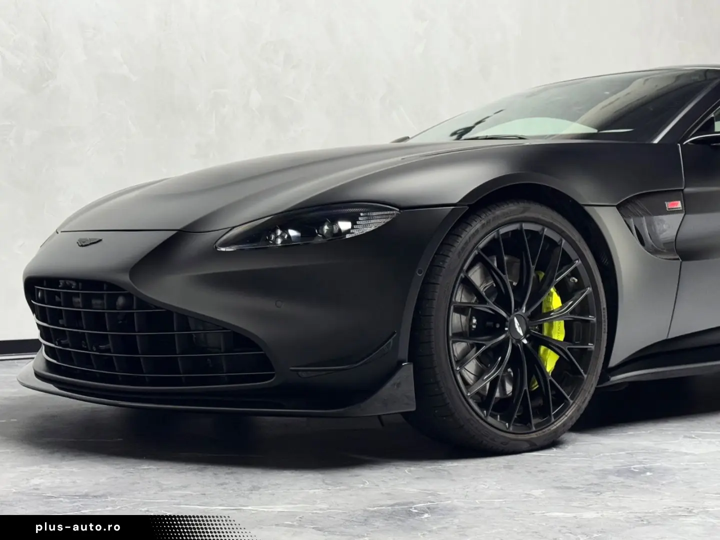 ASTON MARTIN V8 Vantage F1 Edition 360 CARBON AERO JET BLACK