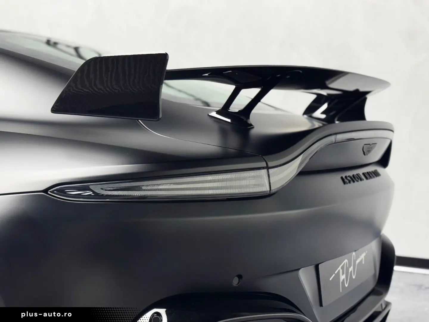 ASTON MARTIN V8 Vantage F1 Edition 360 CARBON AERO JET BLACK