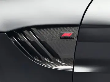 ASTON MARTIN V8 Vantage F1 Edition 360 CARBON AERO JET BLACK