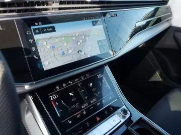 Audi Q8 50 TDI qu. 2x S line AHK Matrix Navi Pano 21