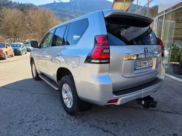 TOYOTA Land Cruiser Executive