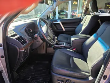 TOYOTA Land Cruiser Executive