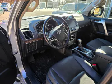 TOYOTA Land Cruiser Executive