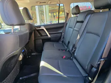 TOYOTA Land Cruiser Executive