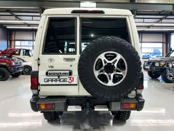 TOYOTA Land Cruiser - GRJ78