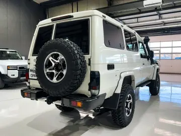 TOYOTA Land Cruiser - GRJ78