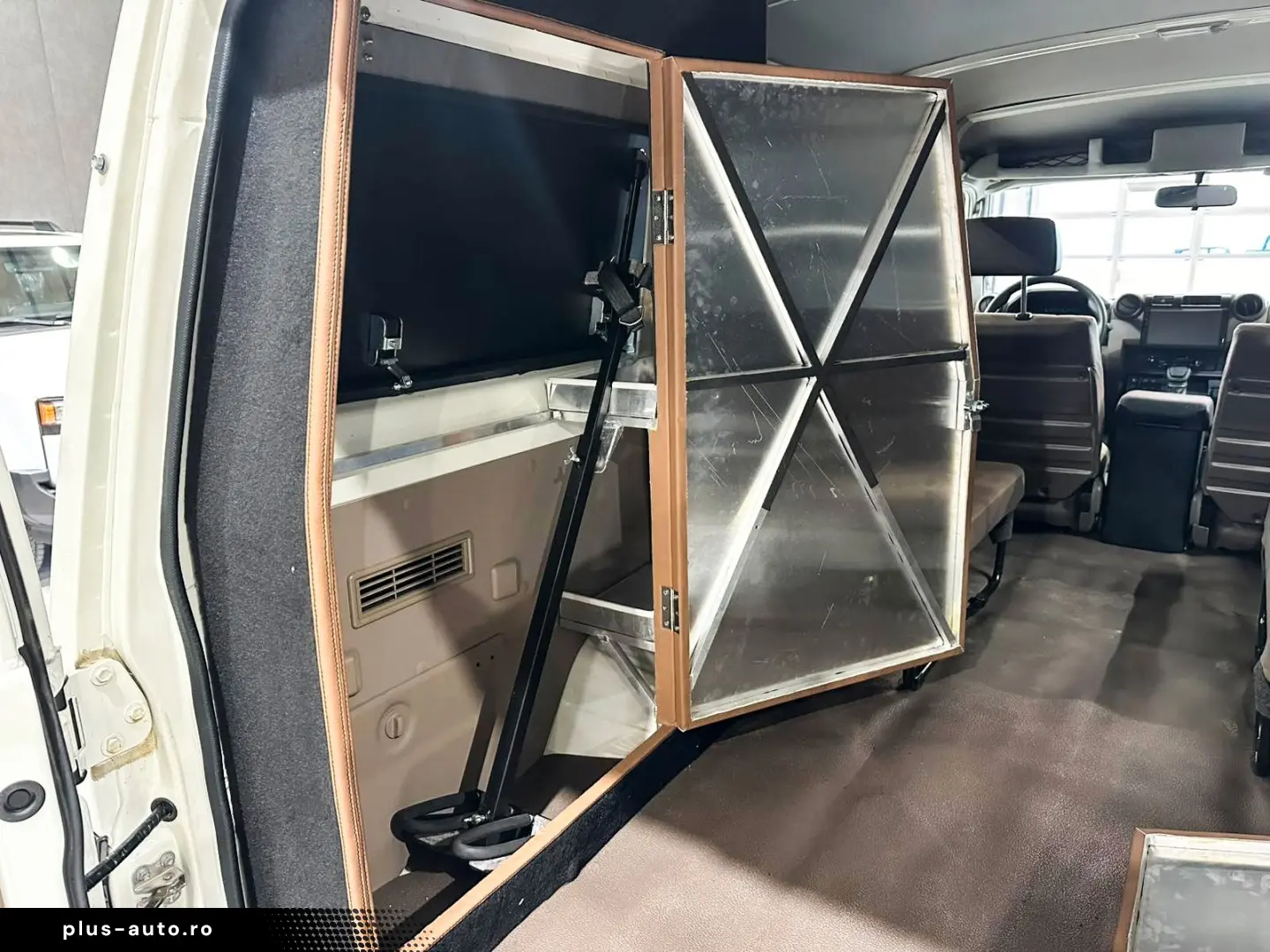 TOYOTA Land Cruiser - GRJ78