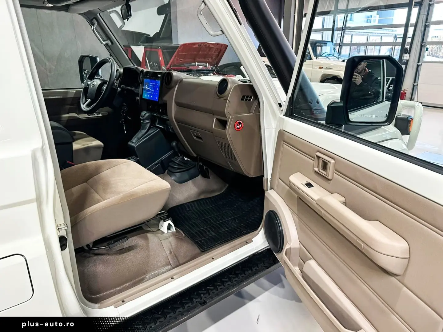 TOYOTA Land Cruiser - GRJ78