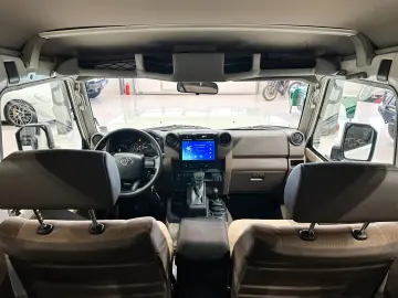 TOYOTA Land Cruiser - GRJ78