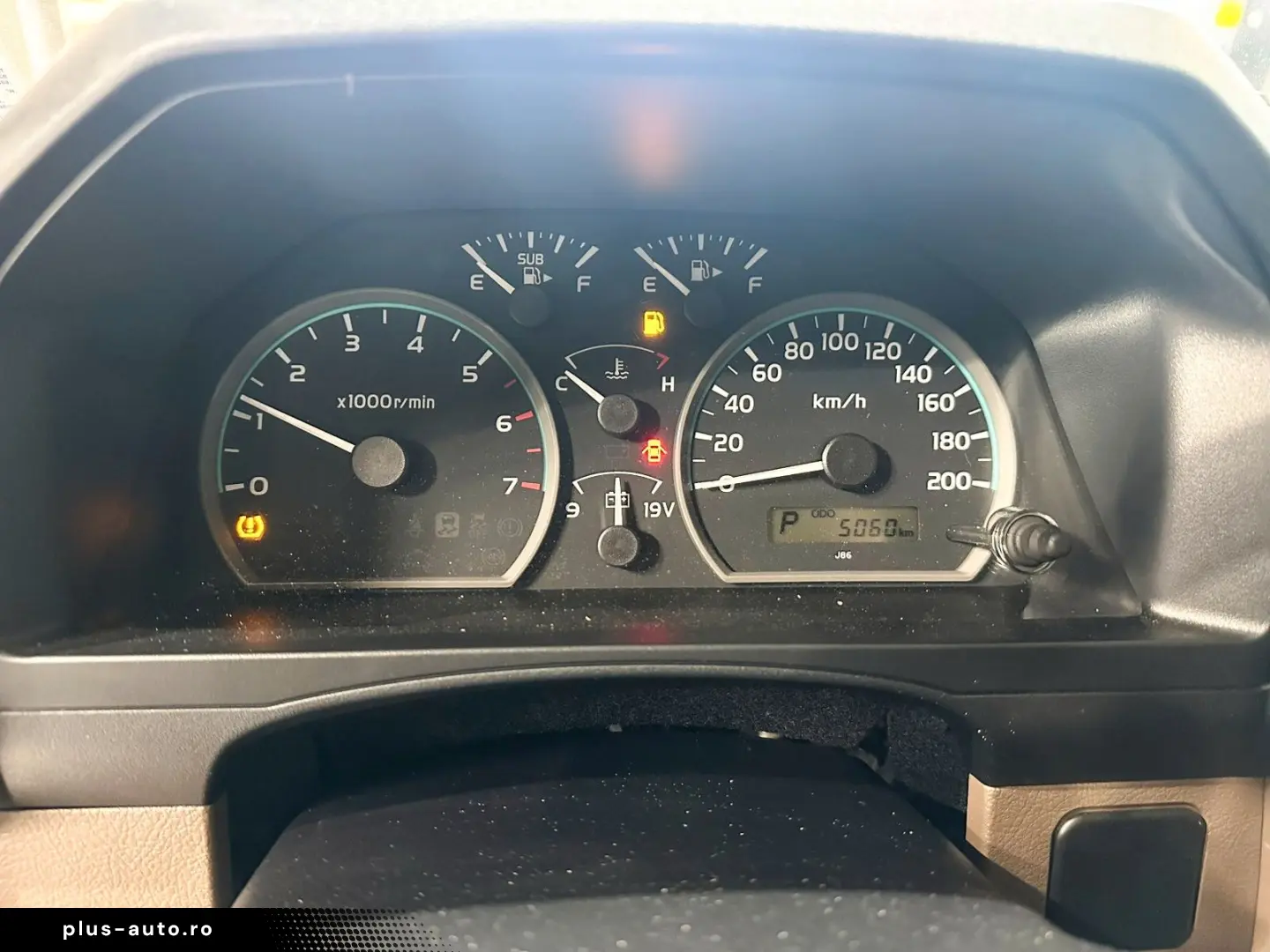 TOYOTA Land Cruiser - GRJ78