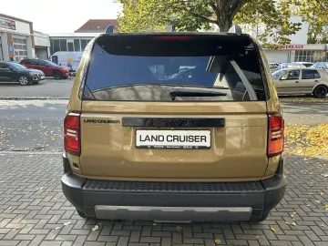 TOYOTA Land Cruiser 2 8 D-4D AWD Executive