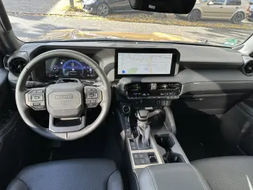 TOYOTA Land Cruiser 2 8 D-4D AWD Executive