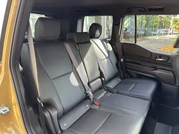 TOYOTA Land Cruiser 2 8 D-4D AWD Executive