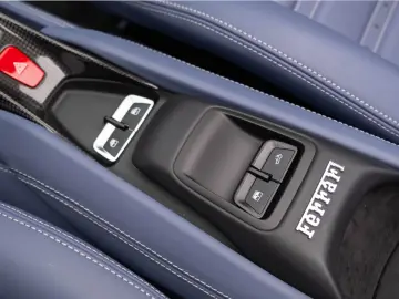 2021 Ferrari F8 Spider Lift PPF Carbon