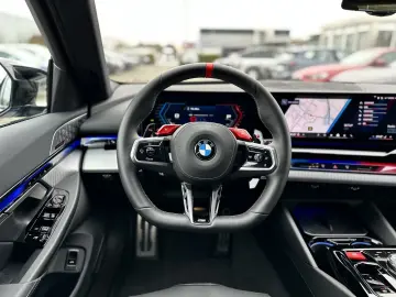 BMW M5 Touring M Drivers P. DAB LED RFK Komfortzg.