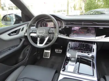 Audi Q8 50TDI 2xS Line Pano Towbar 22 All-wheel drive.