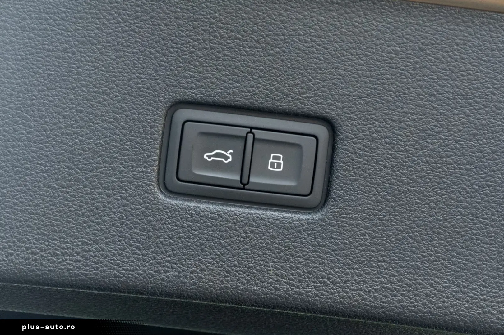 Audi Q8 50 TDI QUATTRO.SLINE.AHK.PANO.SOFT