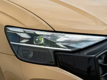 Audi Q8 50 TDI QUATTRO.SLINE.AHK.PANO.SOFT