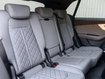 Audi Q8 50 TDI QUATTRO.SLINE.AHK.PANO.SOFT