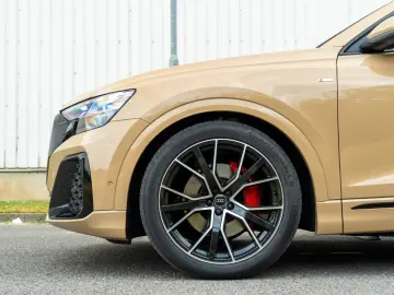 Audi Q8 50 TDI QUATTRO.SLINE.AHK.PANO.SOFT