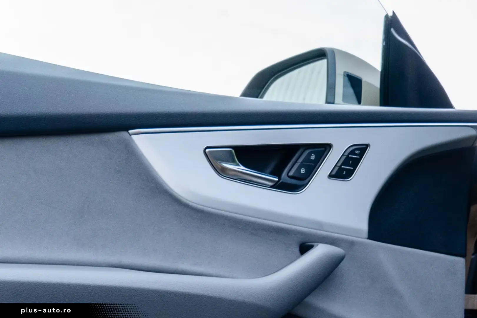 Audi Q8 50 TDI QUATTRO.SLINE.AHK.PANO.SOFT