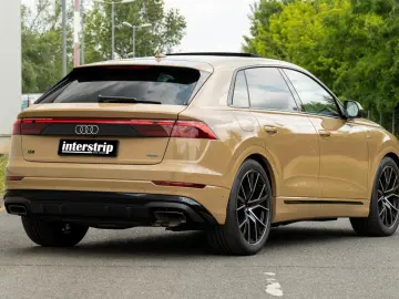 Audi Q8 50 TDI QUATTRO.SLINE.AHK.PANO.SOFT