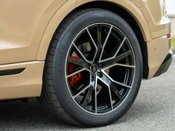 Audi Q8 50 TDI QUATTRO.SLINE.AHK.PANO.SOFT