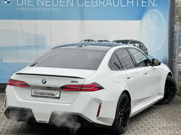 BMW M5 Limousine M-Drive-Pack B&W Carbon AHK 0 5% Ve