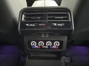 BMW M5 Limousine M-Drive-Pack B&W Carbon AHK 0 5% Ve