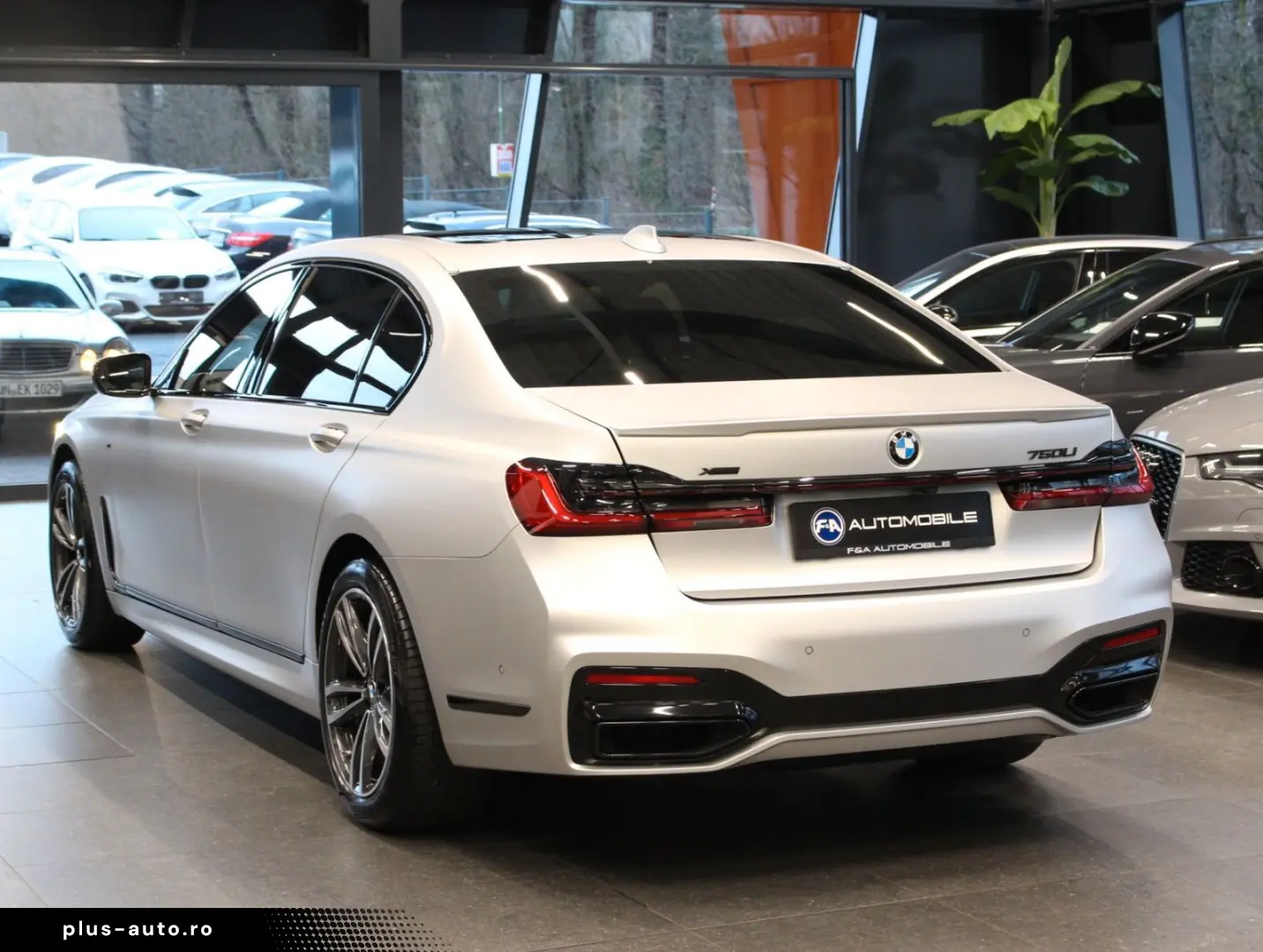 BMW 750 L i xDrive M Sport Executive Skylounge VOLL