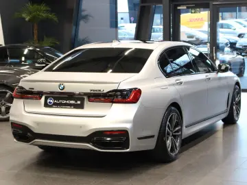 BMW 750 L i xDrive M Sport Executive Skylounge VOLL