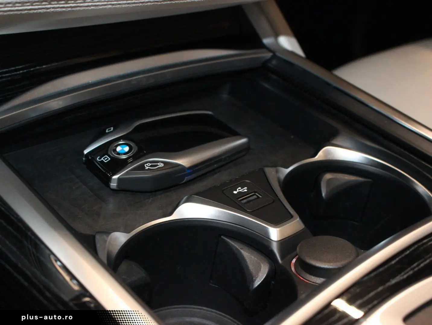 BMW 750 L i xDrive M Sport Executive Skylounge VOLL