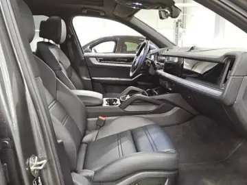PORSCHE Cayenne E-Hybrid Pano Luft HD-Matrix Inno BOSE