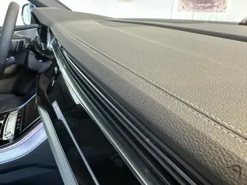 Audi Q8 50TDI Facelift MY26 blau-sw SLine Mtx Pan 23