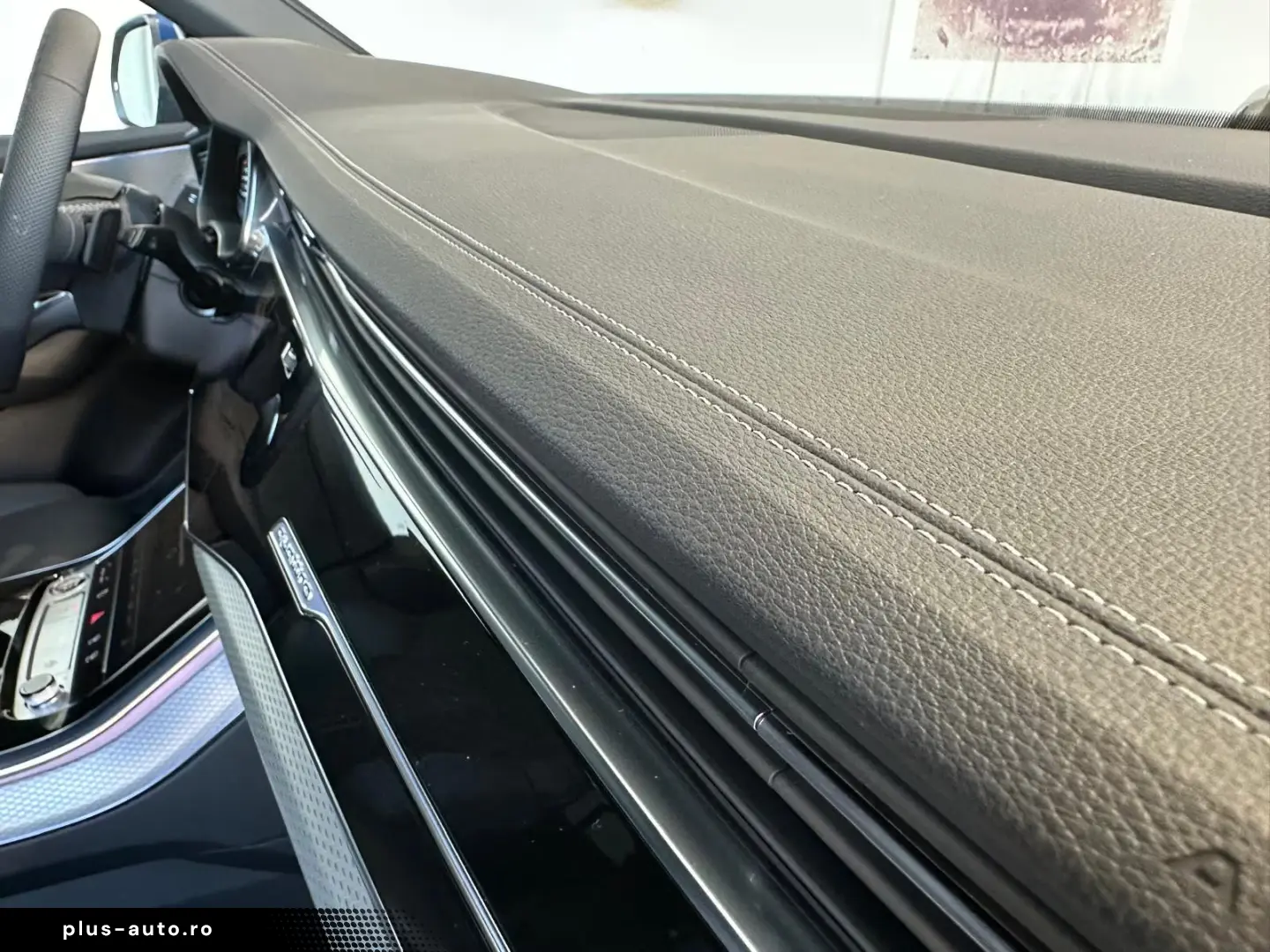 Audi Q8 50TDI Facelift MY26 blau-sw SLine Mtx Pan 23