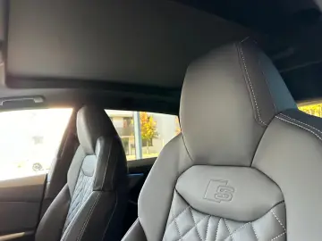 Audi Q8 50TDI Facelift MY26 blau-sw SLine Mtx Pan 23