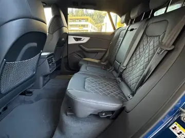 Audi Q8 50TDI Facelift MY26 blau-sw SLine Mtx Pan 23